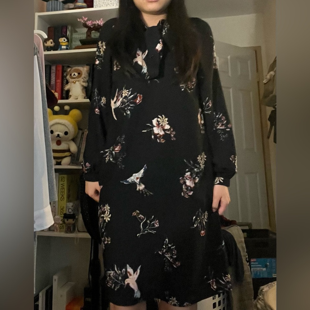 navy blue h&m floral dress with birds and tie size 2